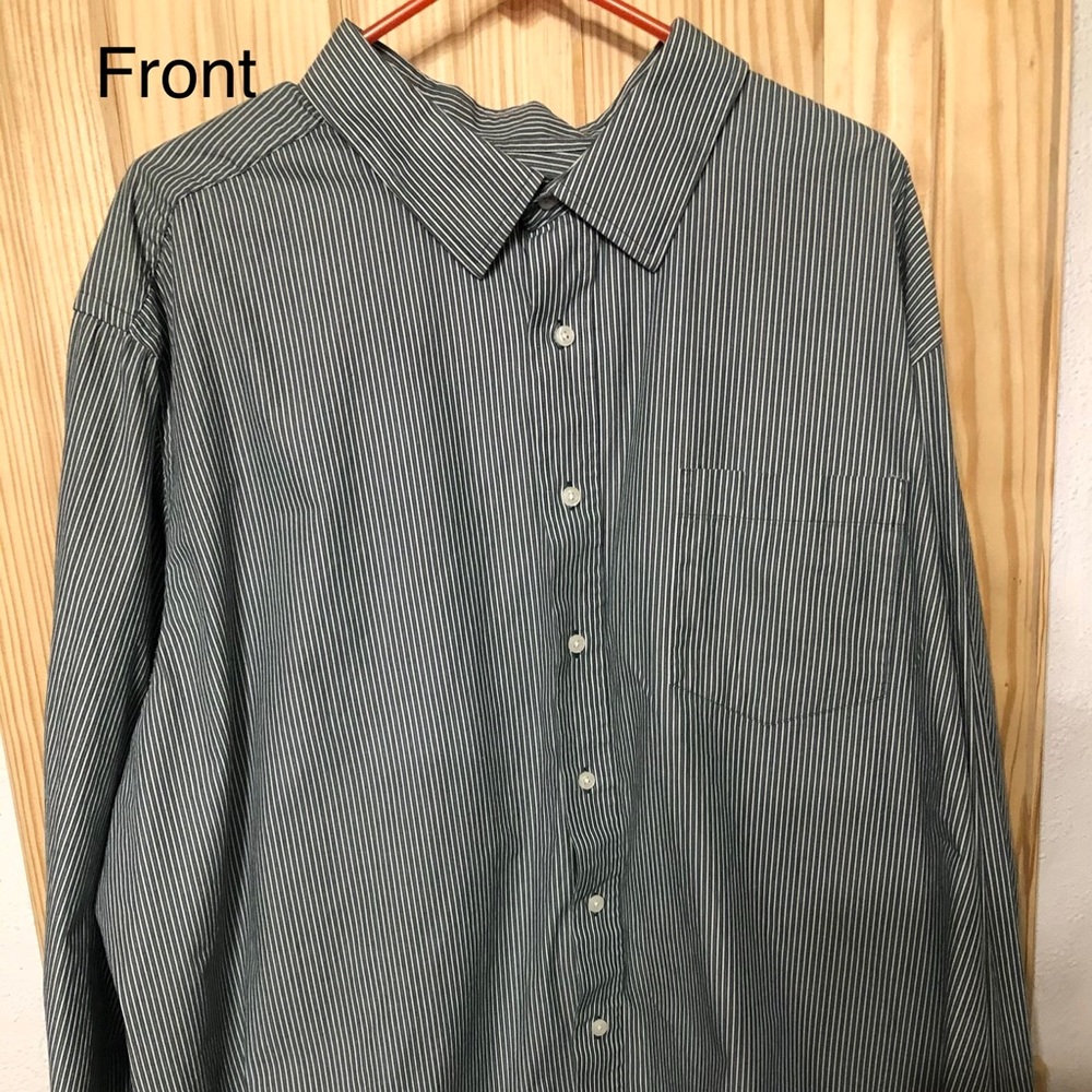 Men’s long sleeve button down gray and white shirt